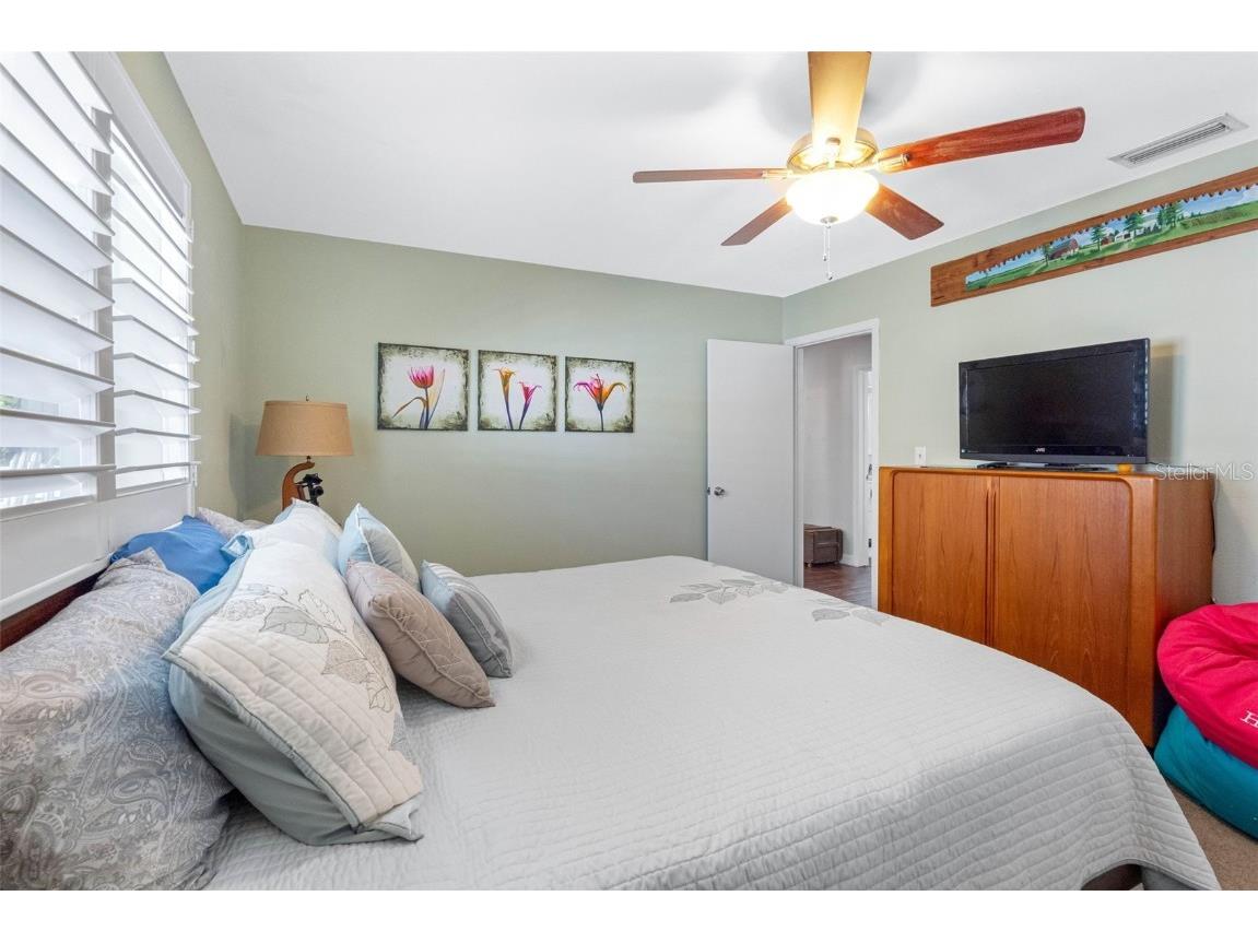 1131 45th Avenue NE Saint Petersburg FL 33703 TB8424675 image36