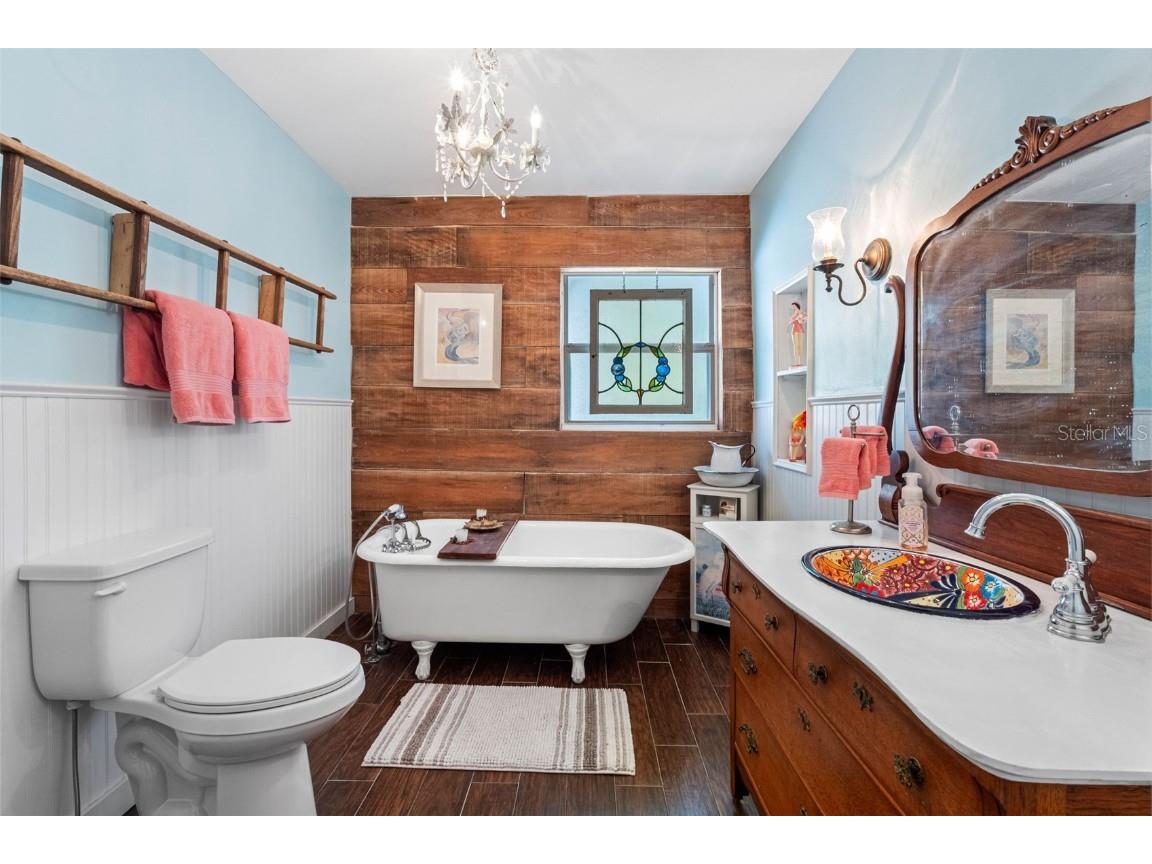 1131 45th Avenue NE Saint Petersburg FL 33703 TB8424675 image41