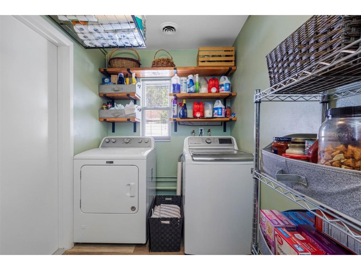 1131 45th Avenue NE Saint Petersburg FL 33703 TB8424675 image61