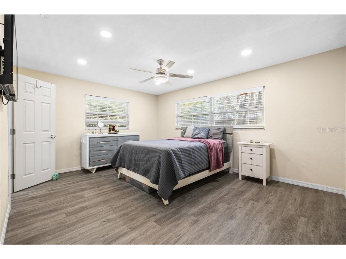 1131 60th Ave S Saint Petersburg FL 33705 TB8355479 image18