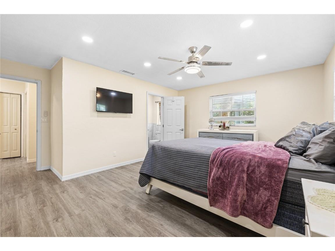 1131 60th Ave S Saint Petersburg FL 33705 TB8355479 image20