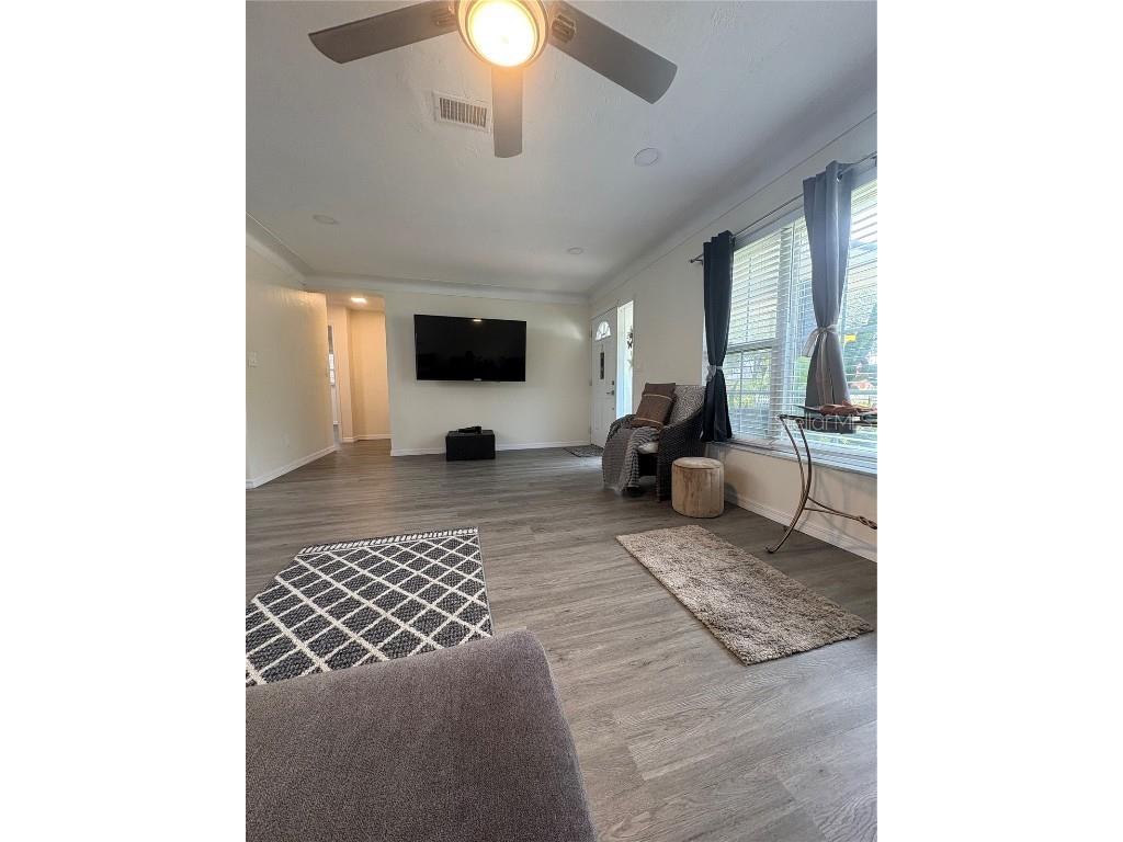 1131 60th Ave S Saint Petersburg FL 33705 TB8355479 image8