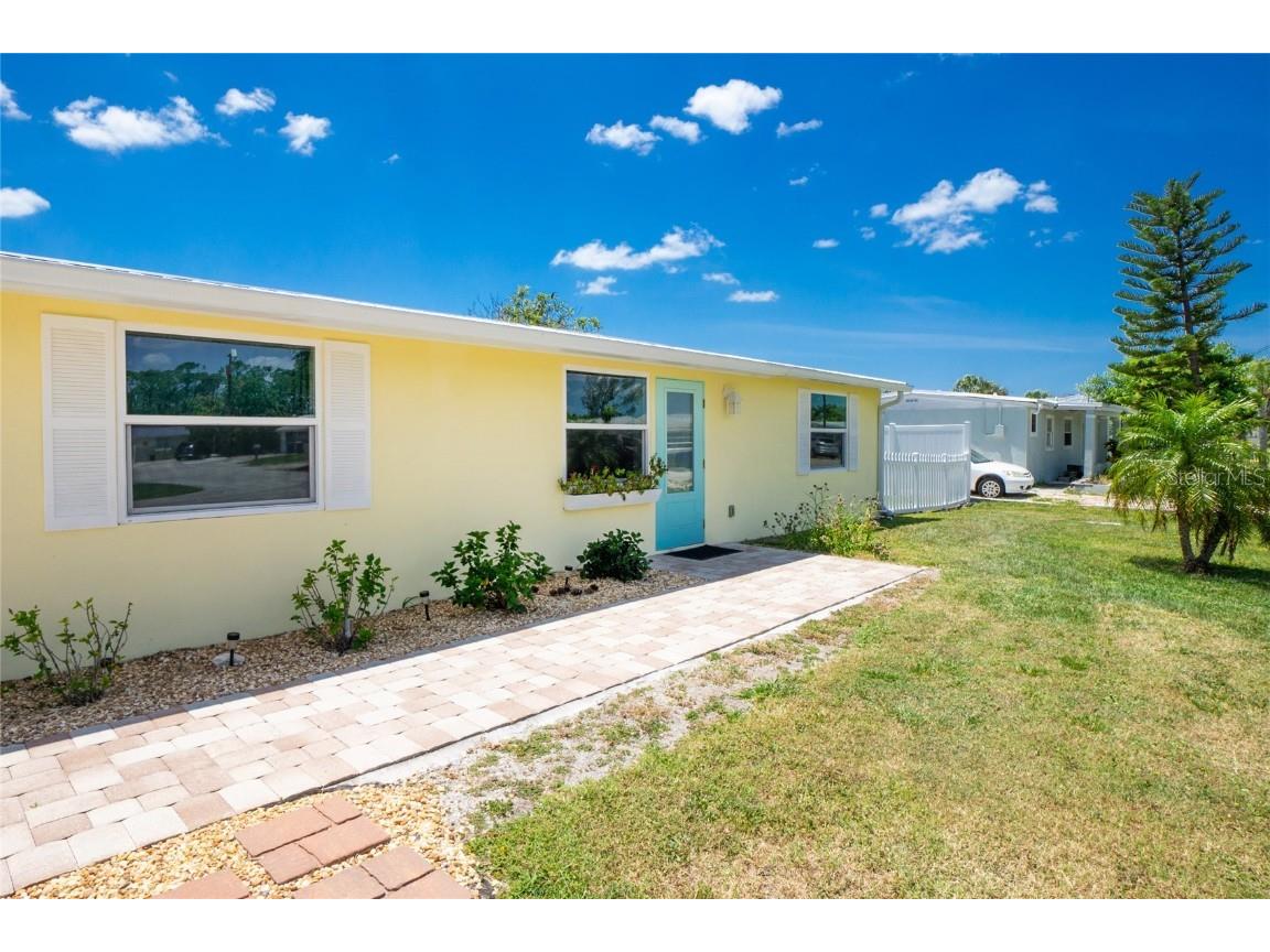 1131 Brown Street Englewood FL 34224 D6136342 image1