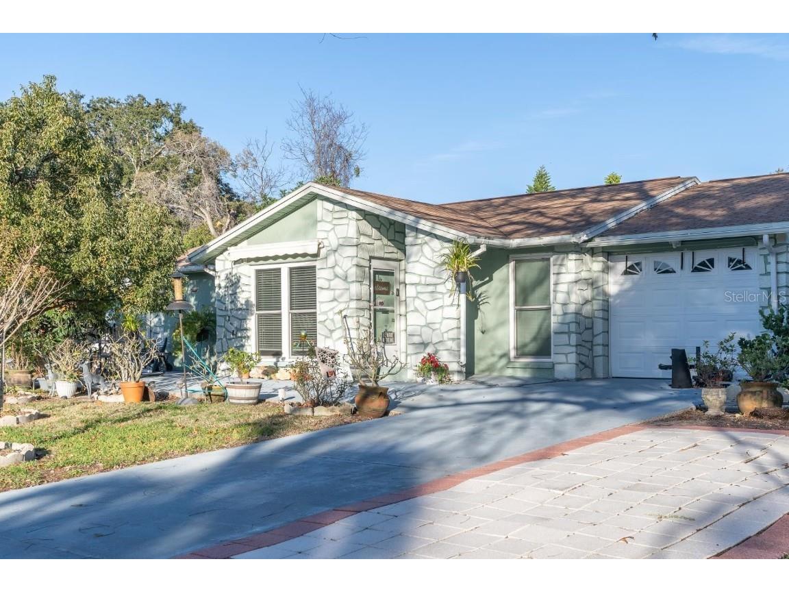 1131 Elmendorf Trace Tarpon Springs FL 34689 W7852260 image1