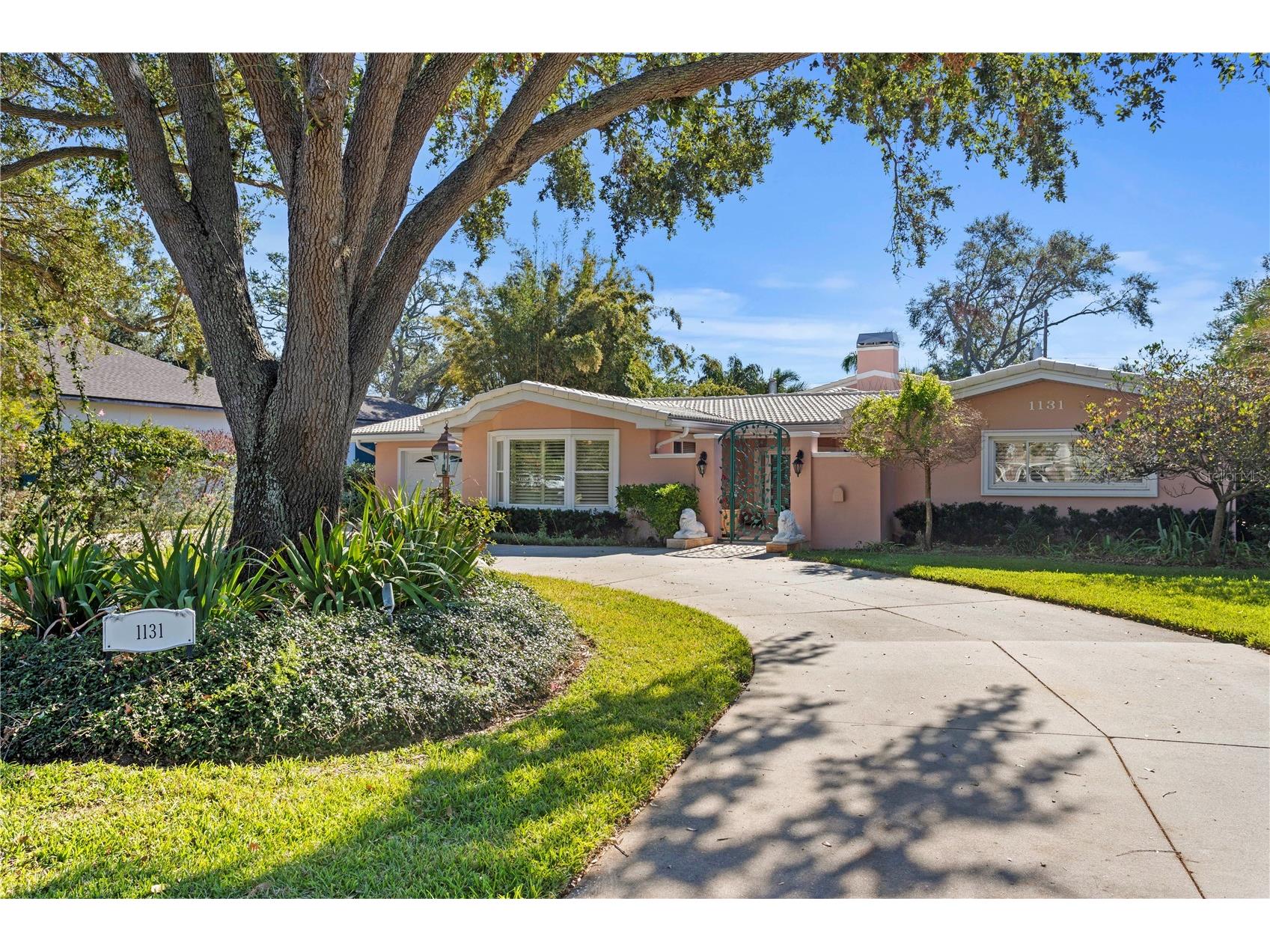 1131 Snell Isle Boulevard NE Saint Petersburg FL 33704 TB8324688 image1