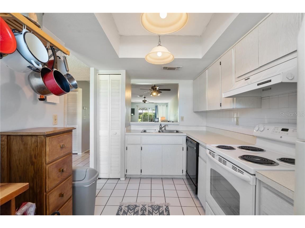 11310 Carriage Hill Drive #4 Port Richey FL 34668 W7874068 image3