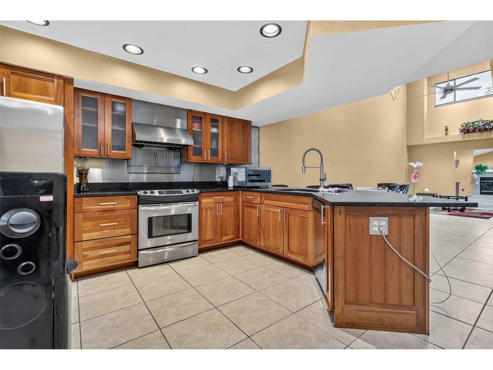 11310 Linarbor Place Tampa FL 33617 TB8508653 image4