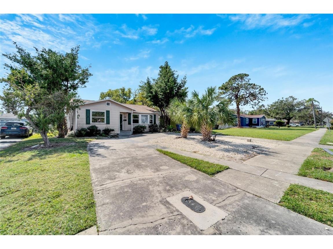 1132 26th Avenue S Saint Petersburg FL 33705 TB8315546 image1