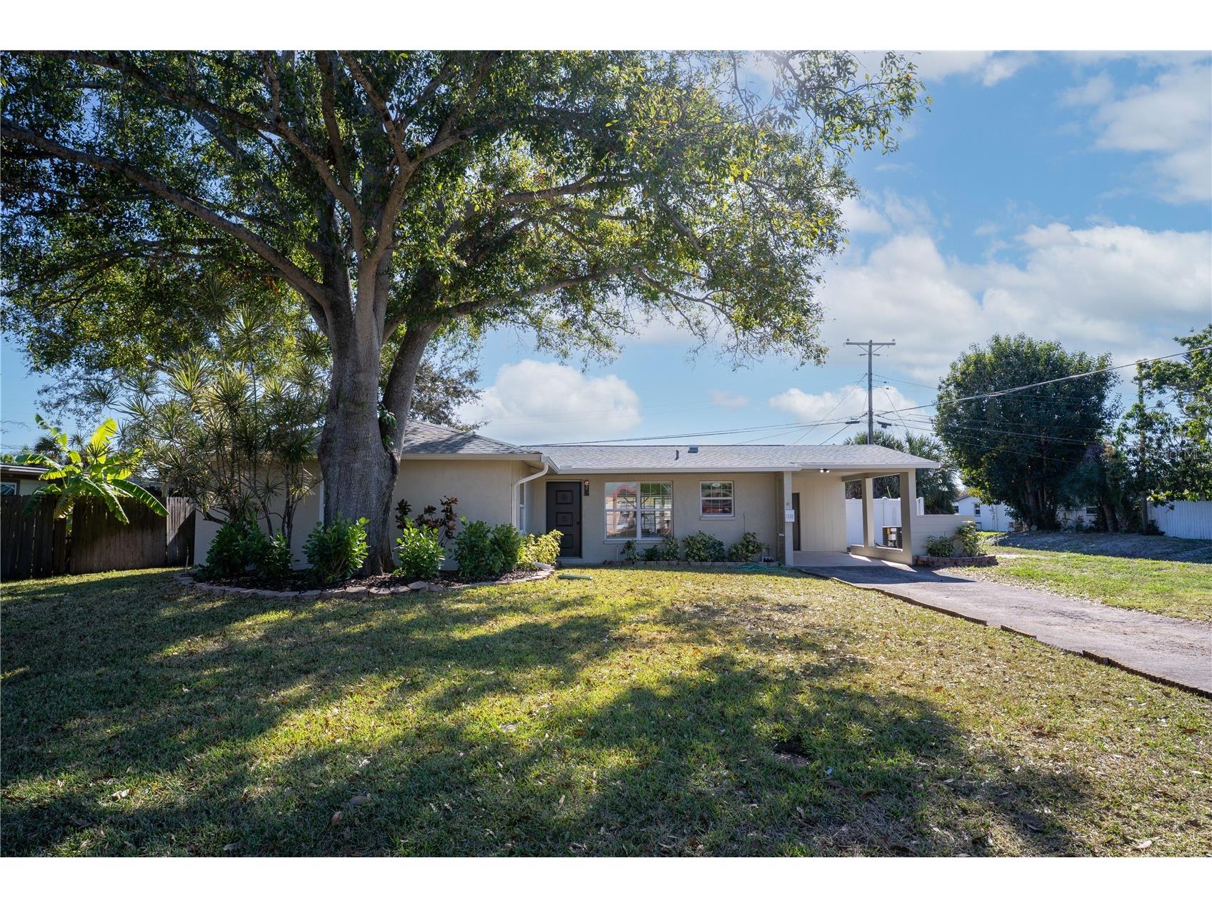 1132 76th Avenue N Saint Petersburg FL 33702 TB8460279 image1