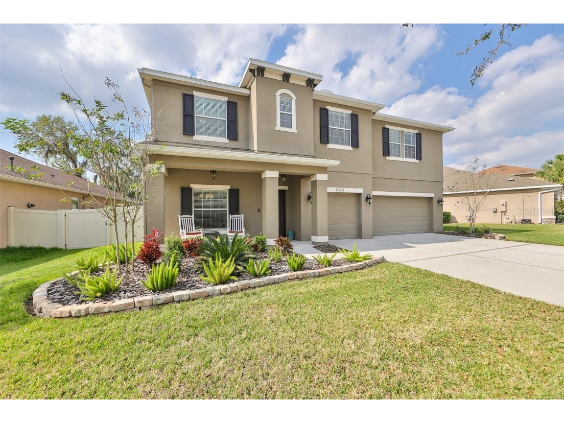 11323 Coventry Grove Circle Lithia FL 33547 T3429665 image1