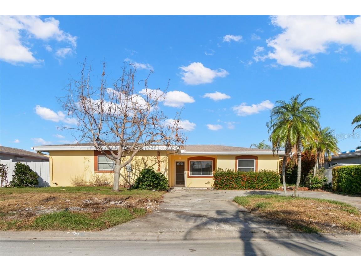 11325 4th Street E Treasure Island FL 33706 - BOCA CIEGA BAY TB8410254 image1