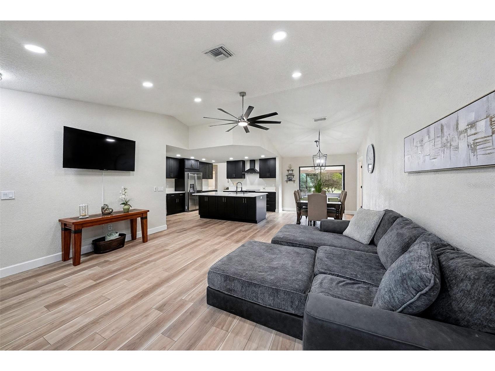 11325 Glenmont Drive Tampa FL 33635 TB8502029 image4