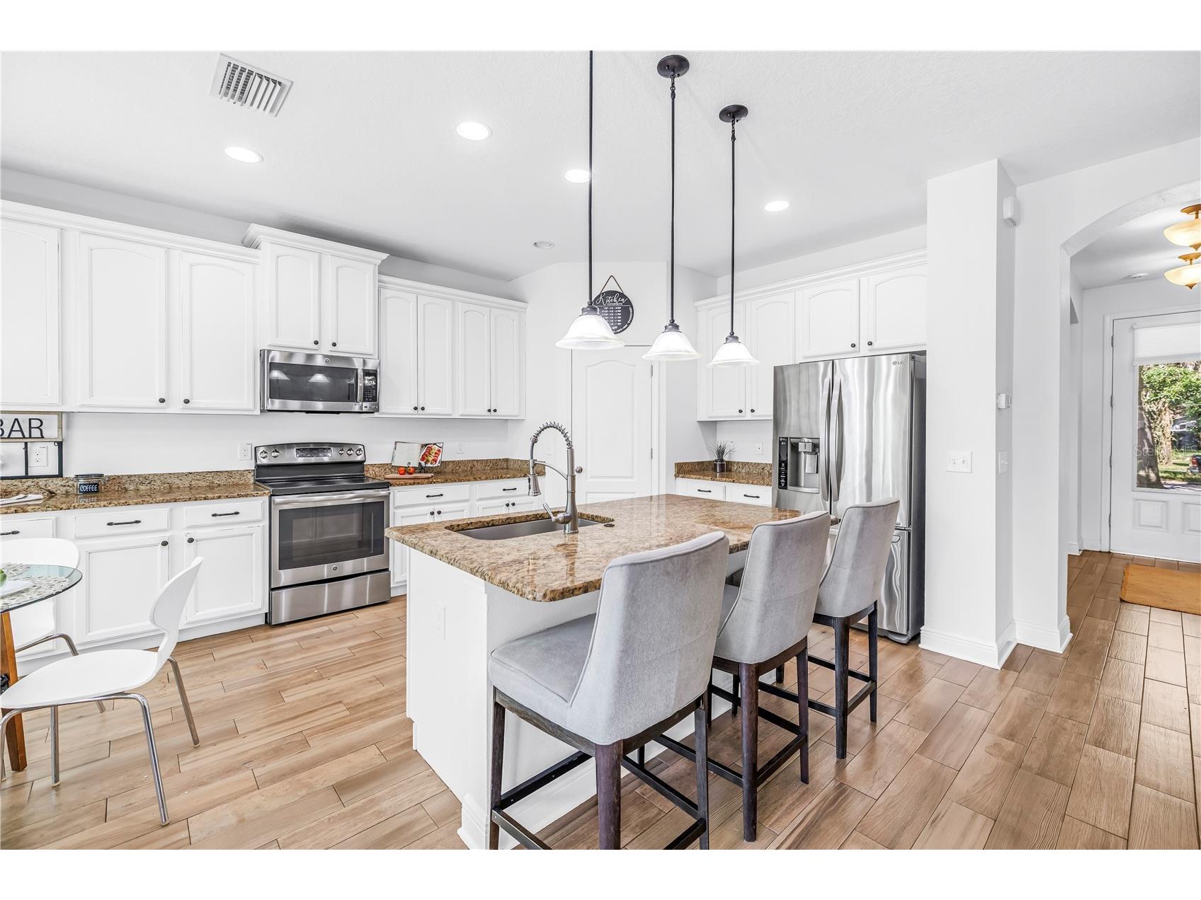 1133 14th Street N Saint Petersburg FL 33705 TB8522314 image23