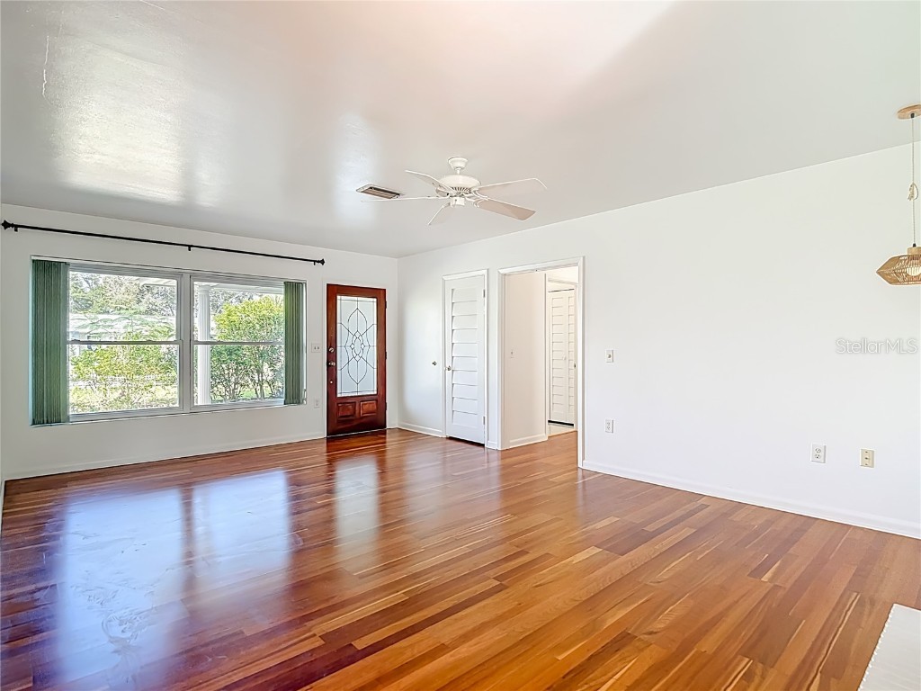 1133 Burke Avenue Dunedin FL 34698 TB8451251 image4