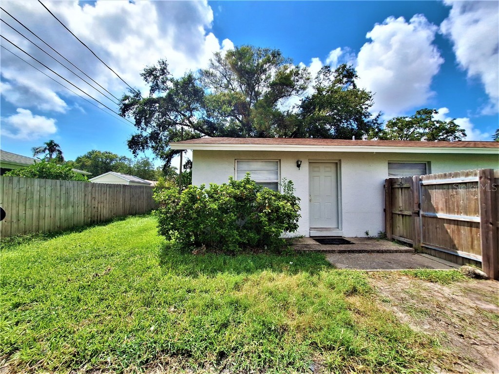 11332 Walsingham Road Seminole FL 33778 U8212271 image1