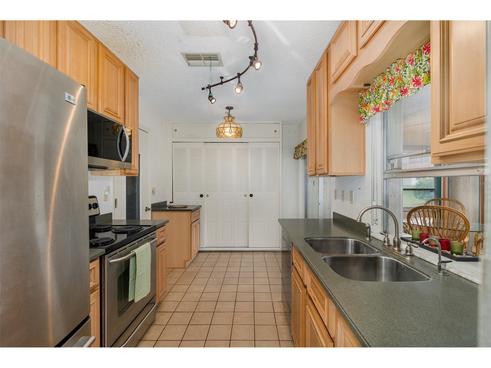 11334 Stansberry Drive Port Richey FL 34668 W7882999 image4