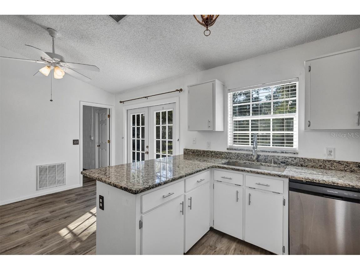 1134 E 10th Avenue Mount Dora FL 32757 V4946052 image16