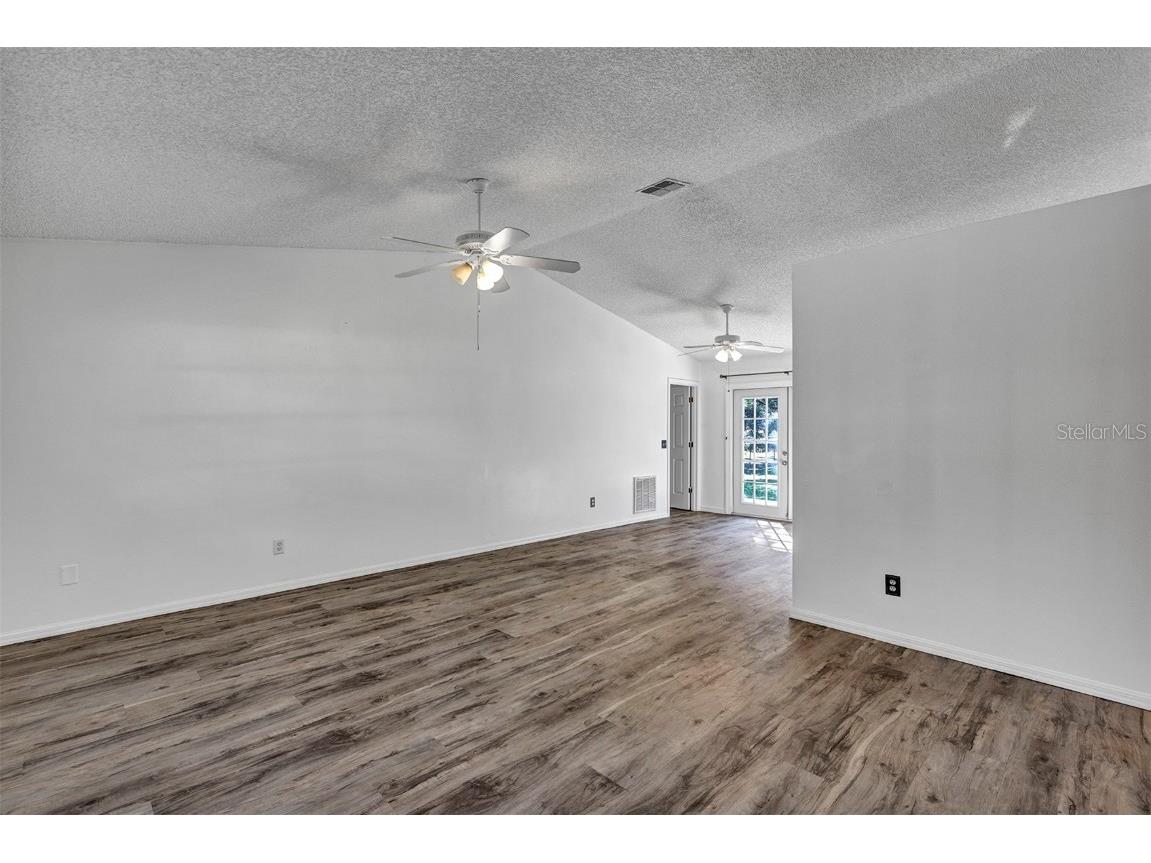 1134 E 10th Avenue Mount Dora FL 32757 V4946052 image3