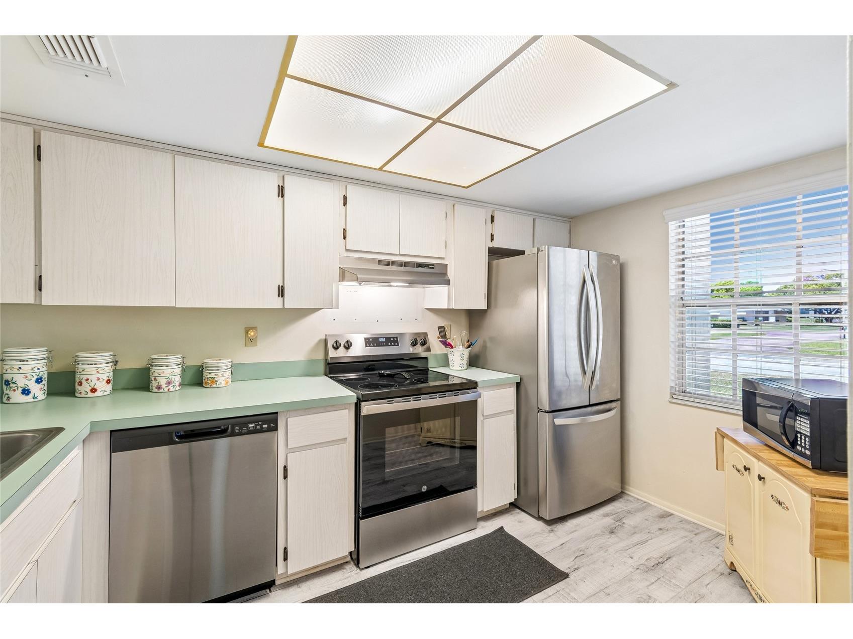 11340 Carriage Hill Drive #4 Port Richey FL 34668 W7886975 image2