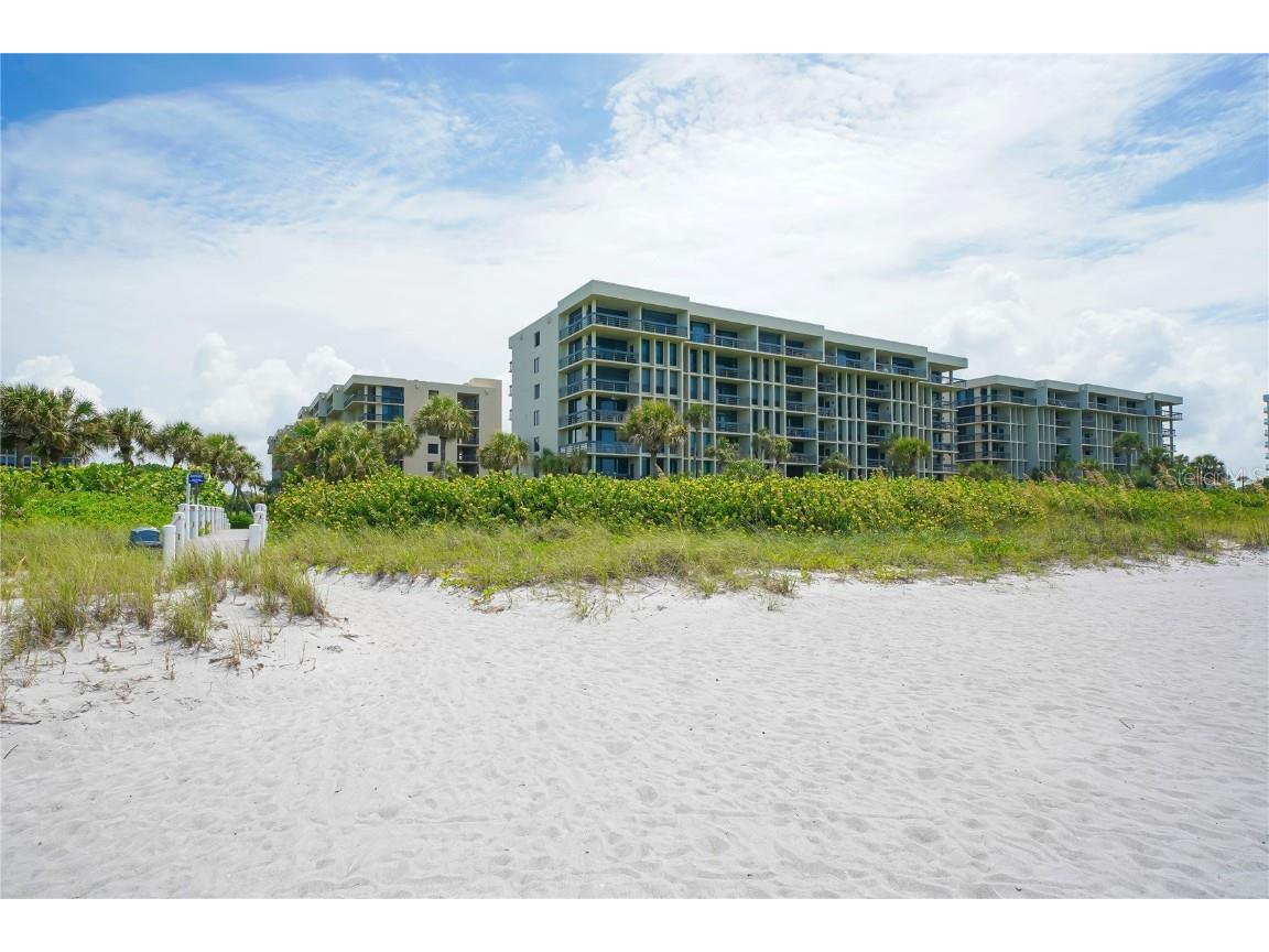 1135 Gulf Of Mexico Drive #303 Longboat Key FL 34228 A4591517 image1
