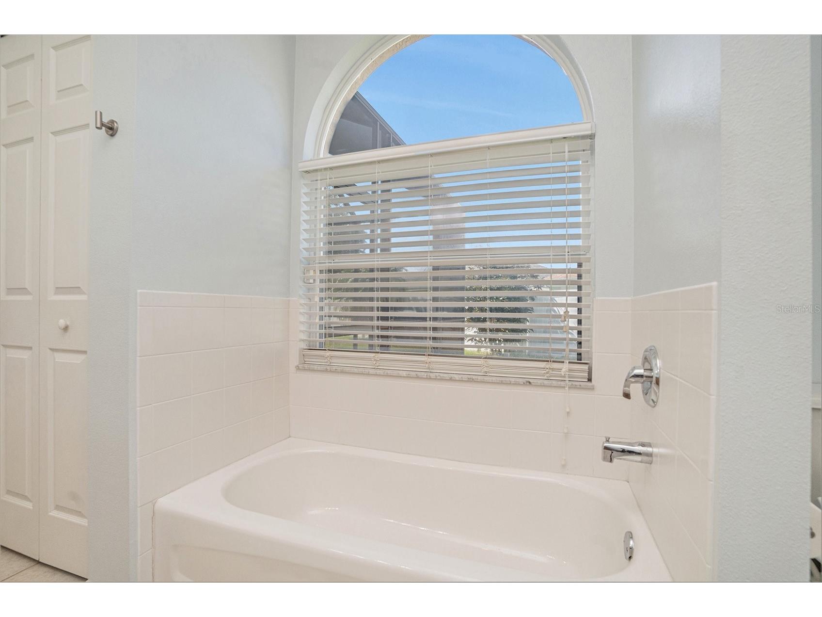 1135 Millbrook Circle Bradenton FL 34212 TB8464792 image8