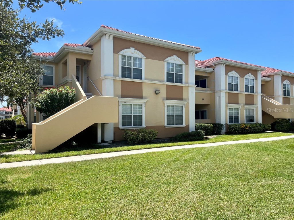 1135 Villagio Circle #207 Sarasota FL 34237 A4580778 image1