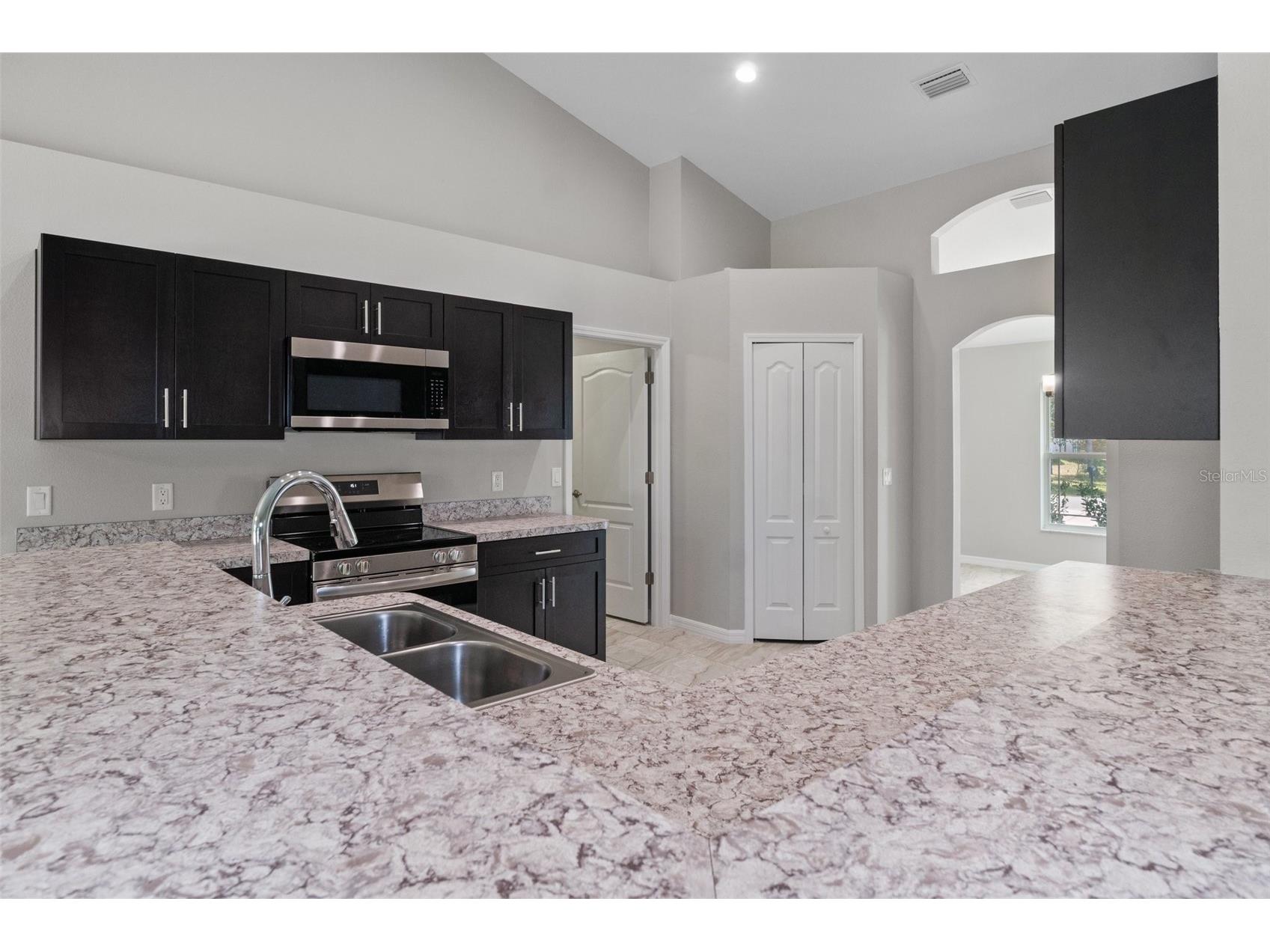 11357 Latchwood Avenue Weeki Wachee FL 34614 W7884017 image11