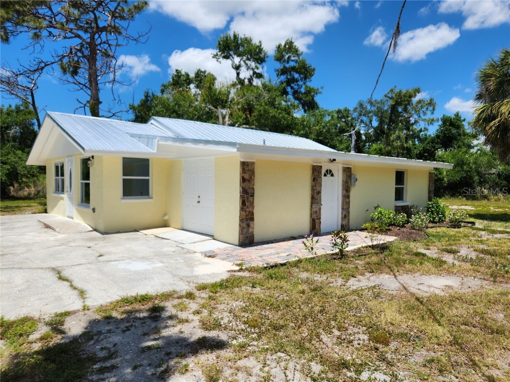 1136 Davis Ln Englewood FL 34224 C7491824 image1