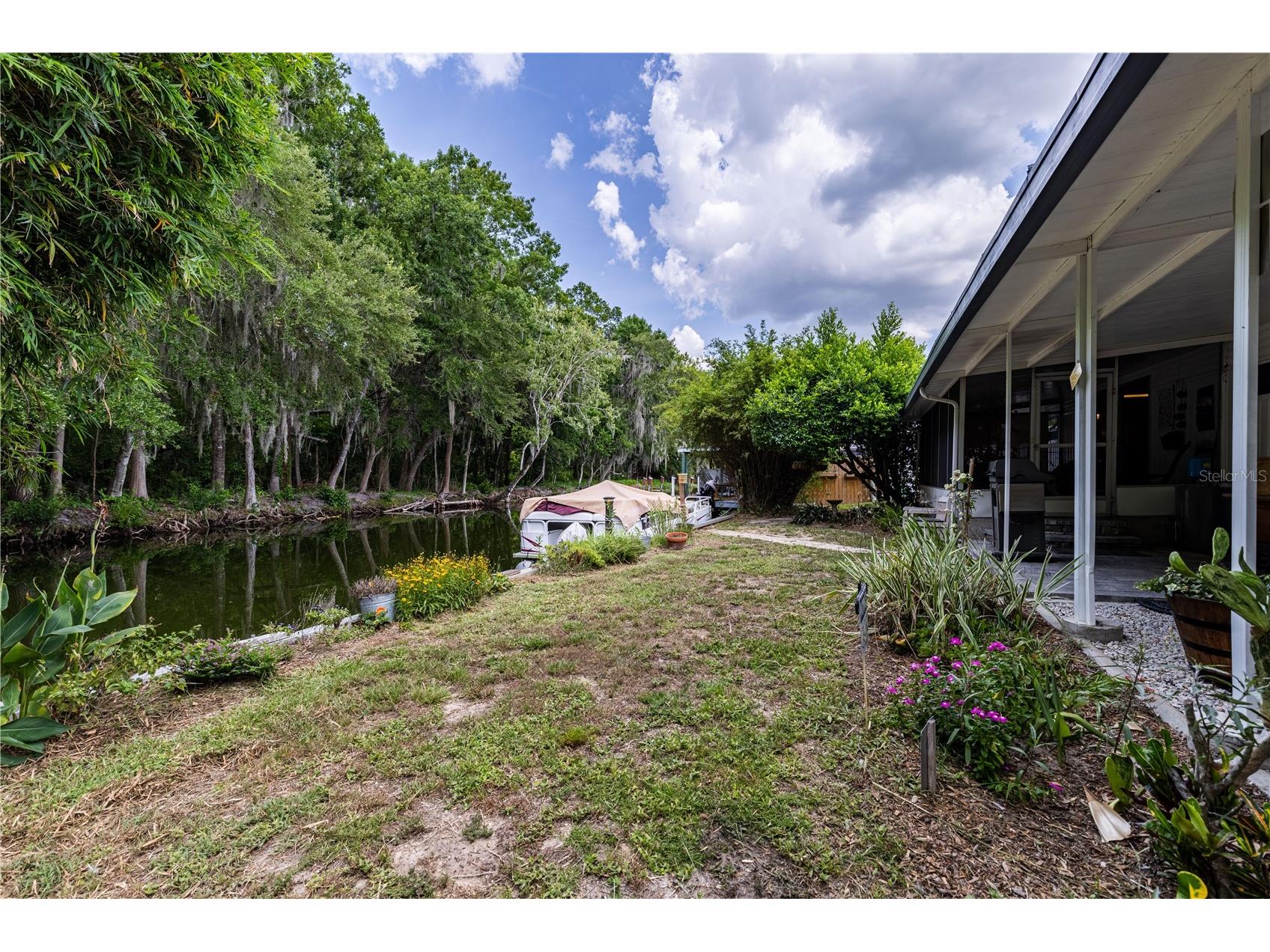 1136 Rue De Dore Tavares FL 32778 - DORA CANAL TO LAKE EUSTIS G5114447 image1