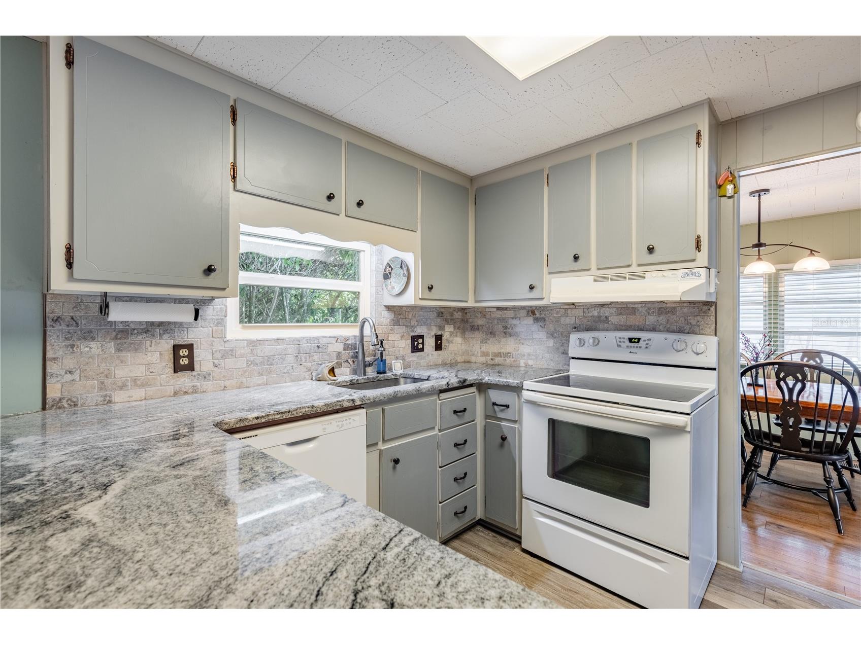 1136 Rue De Dore Tavares FL 32778 - DORA CANAL TO LAKE EUSTIS G5114447 image12