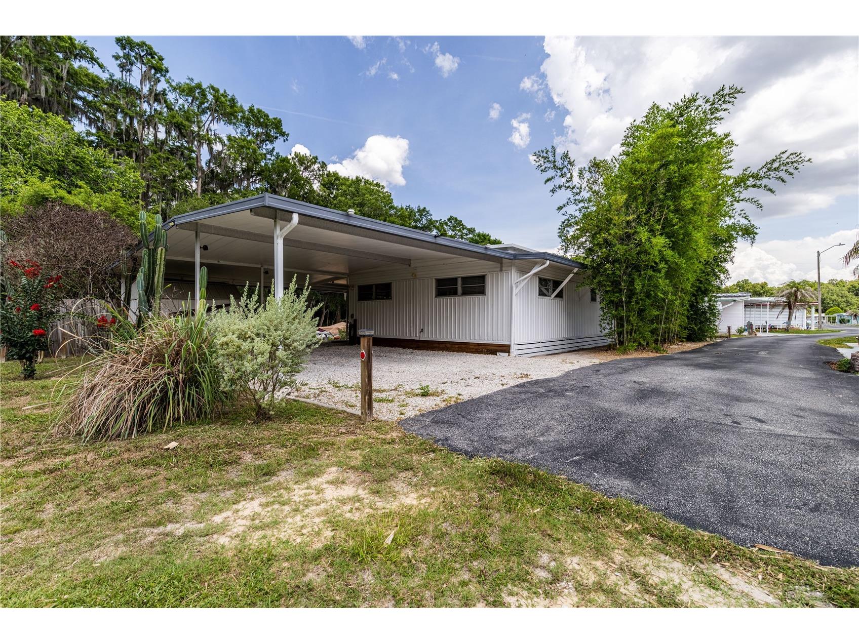 1136 Rue De Dore Tavares FL 32778 - DORA CANAL TO LAKE EUSTIS G5114447 image3
