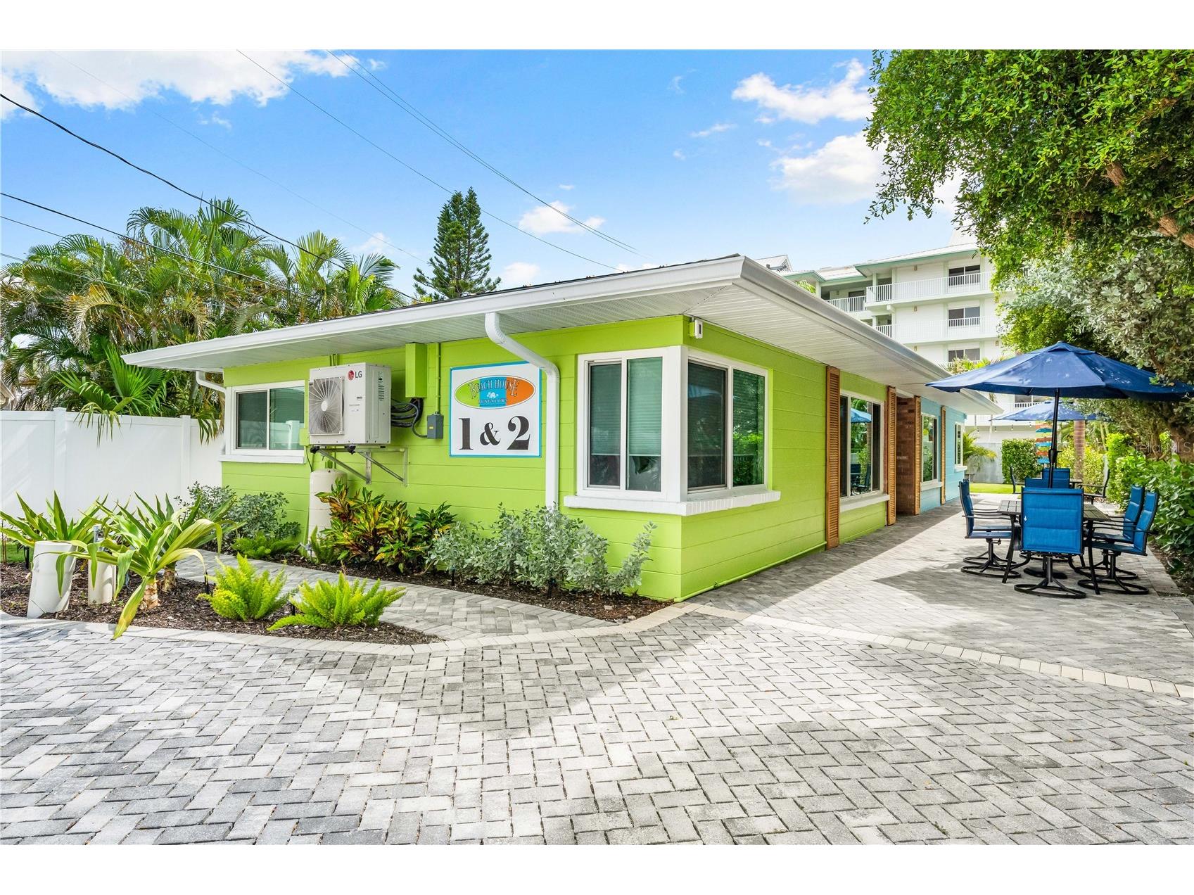 1136 Seaside Drive Sarasota FL 34242 A4675912 image1