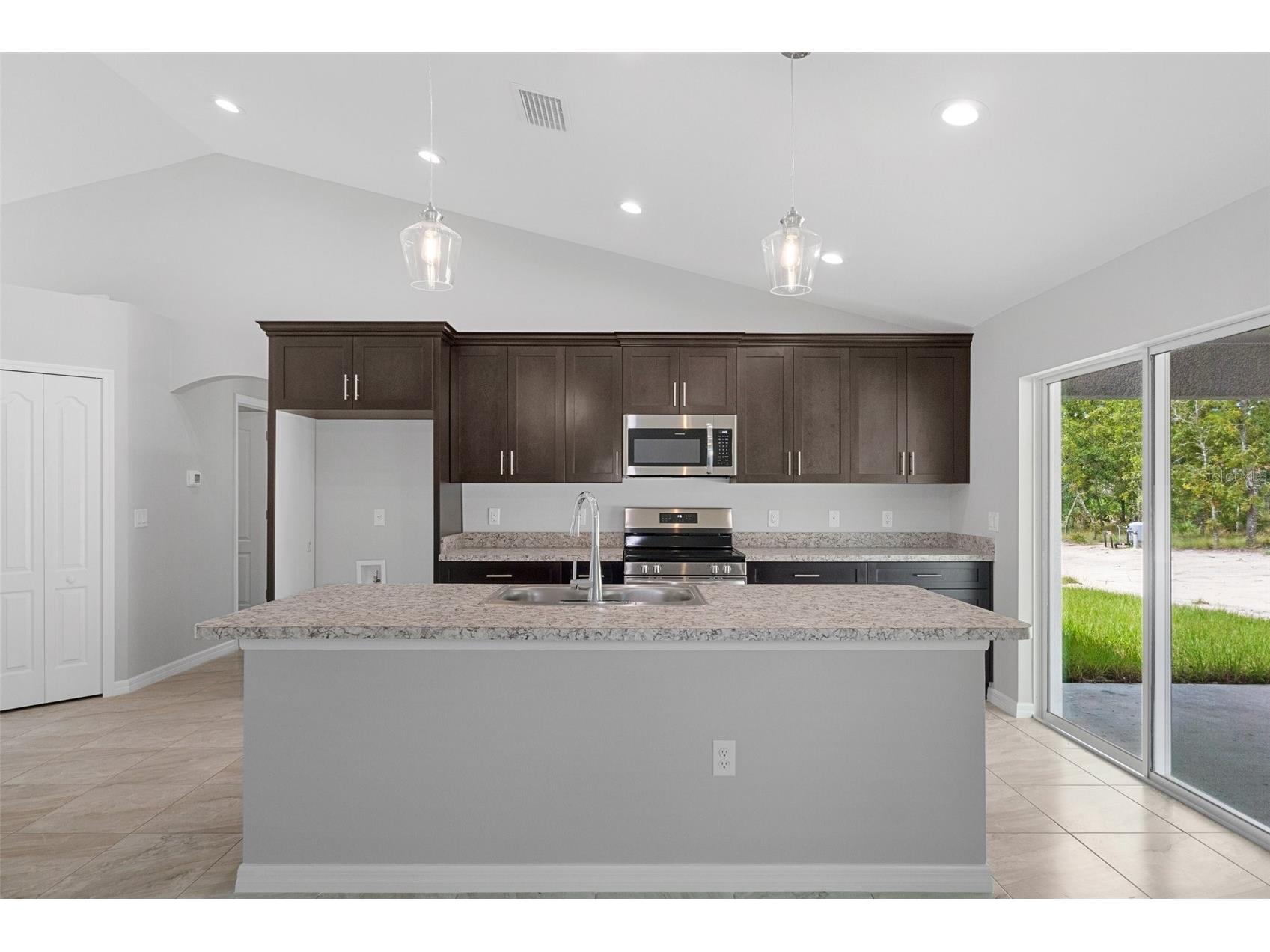 11367 Latchwood Avenue Weeki Wachee FL 34614 W7884019 image10