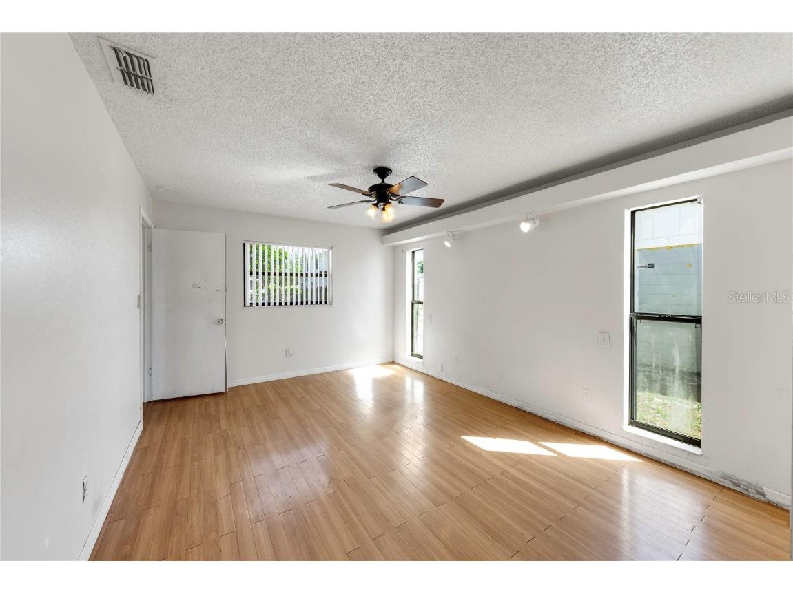 1137 54th Avenue S Saint Petersburg FL 33705 TB8357569 image15