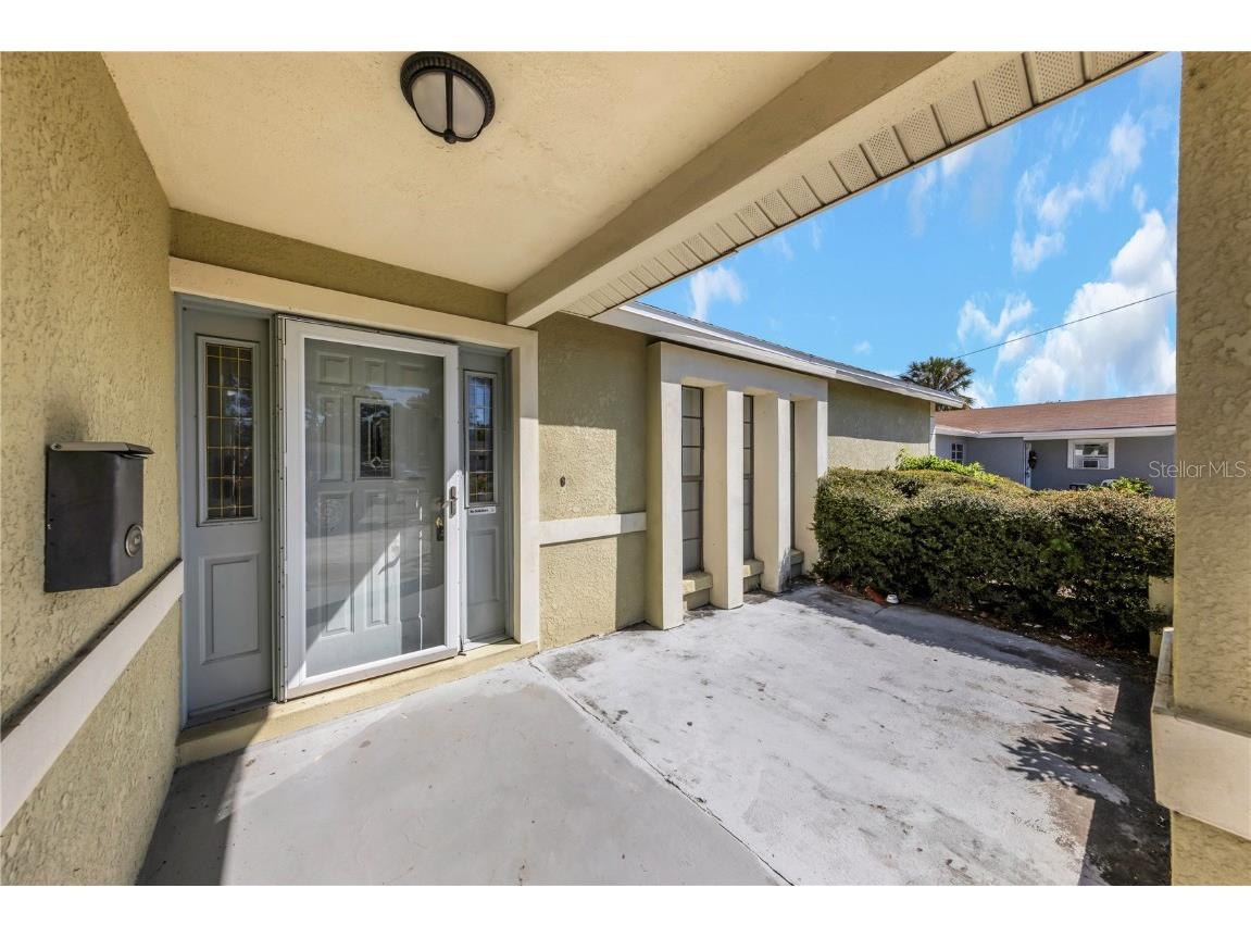 1137 54th Avenue S Saint Petersburg FL 33705 TB8357569 image2