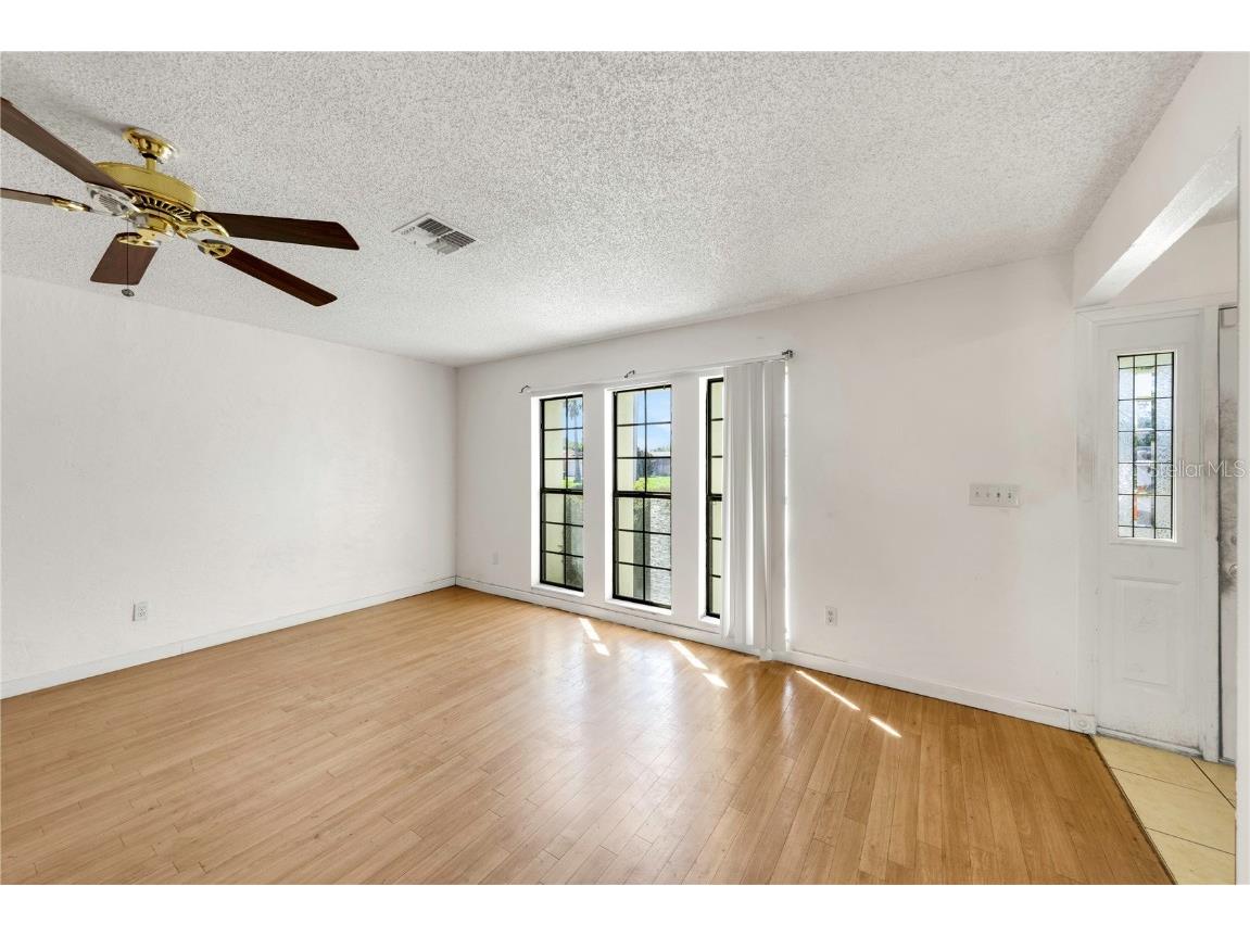 1137 54th Avenue S Saint Petersburg FL 33705 TB8357569 image4