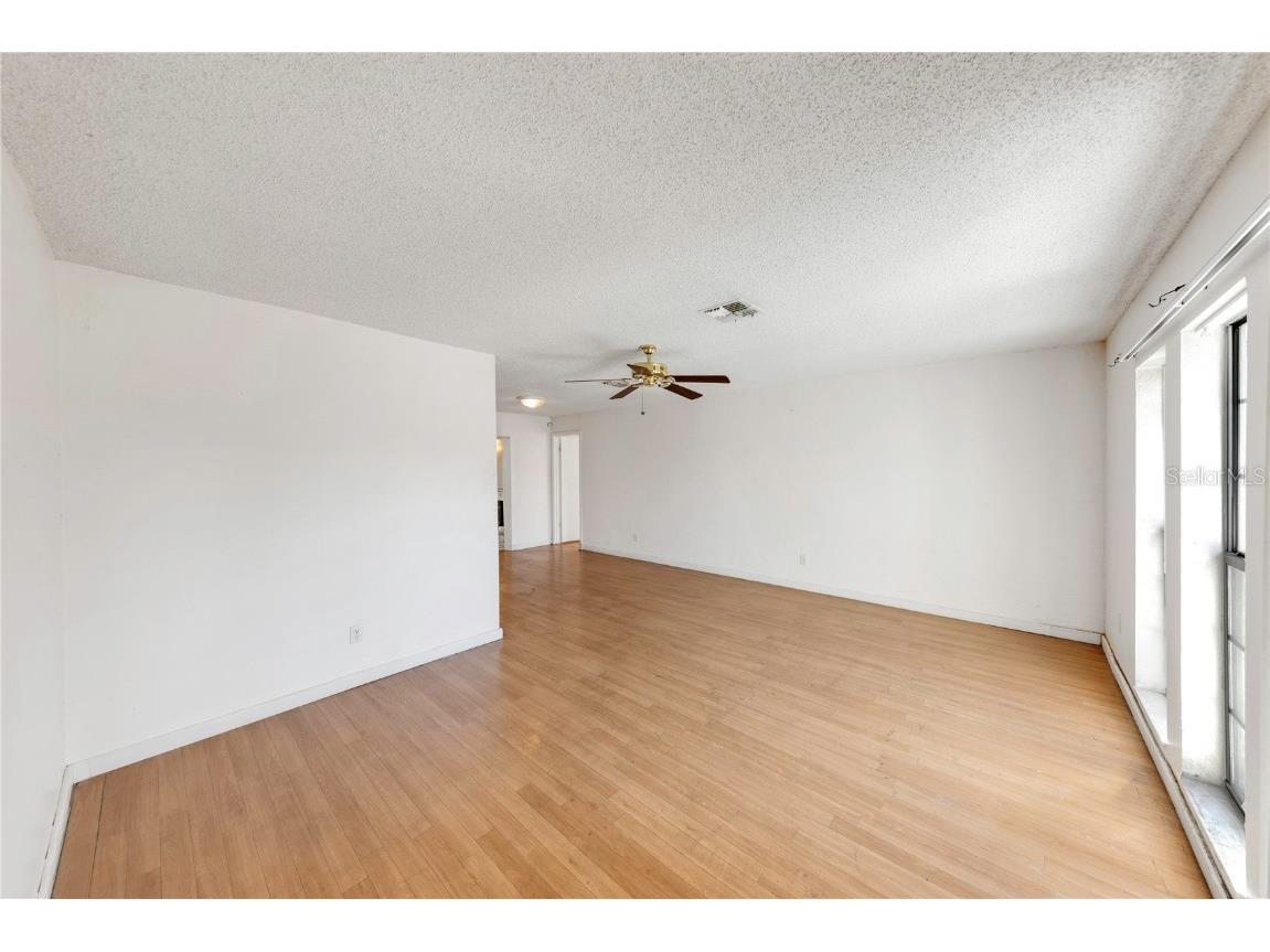 1137 54th Avenue S Saint Petersburg FL 33705 TB8357569 image5