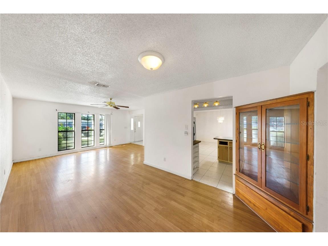 1137 54th Avenue S Saint Petersburg FL 33705 TB8357569 image6