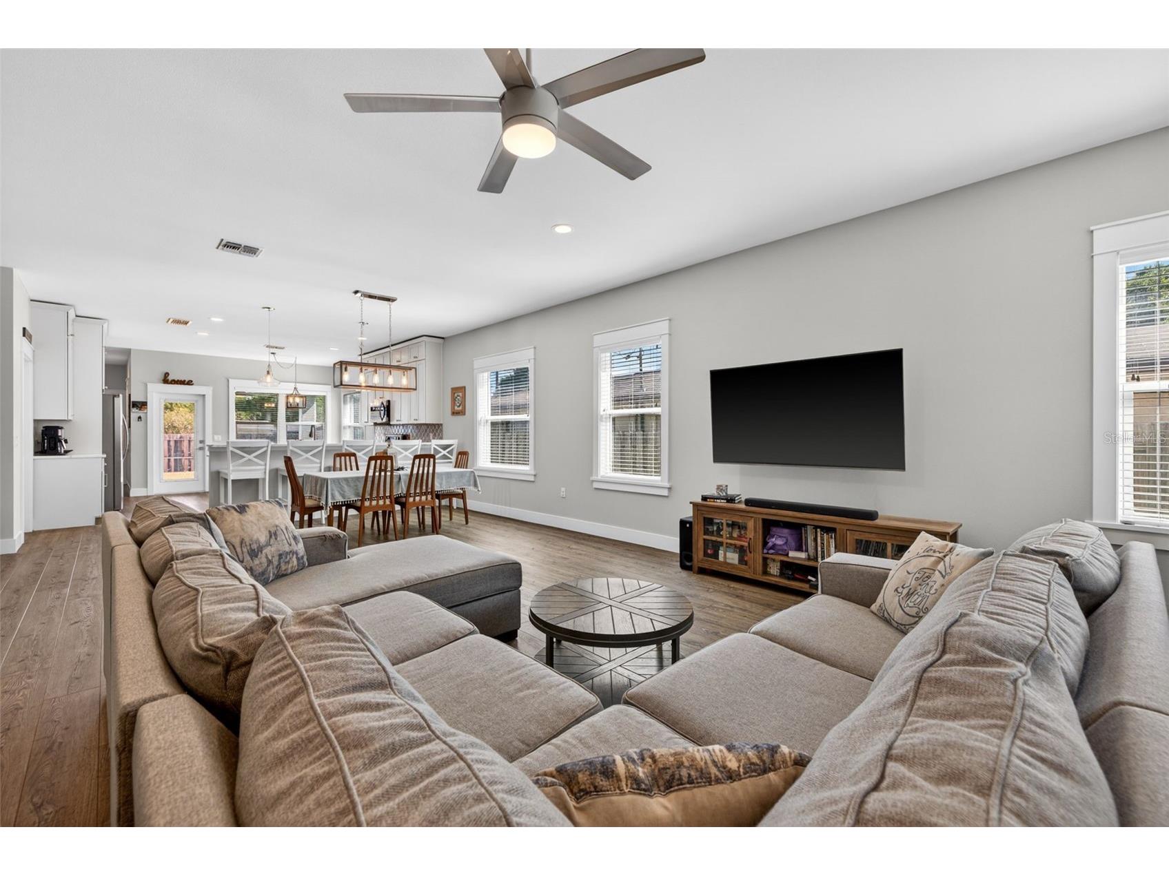 1137 55th Avenue N Saint Petersburg FL 33703 TB8499069 image7