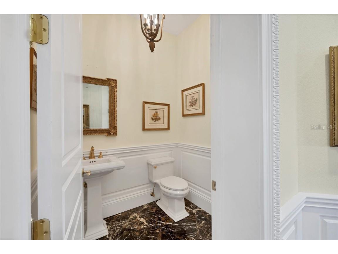 1137 N Lake Shore Drive Sarasota FL 34231 - SARASOTA BAY A4641614 image19