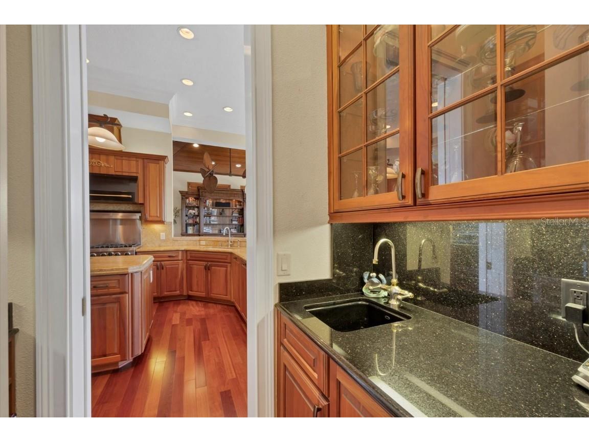 1137 N Lake Shore Drive Sarasota FL 34231 - SARASOTA BAY A4641614 image28