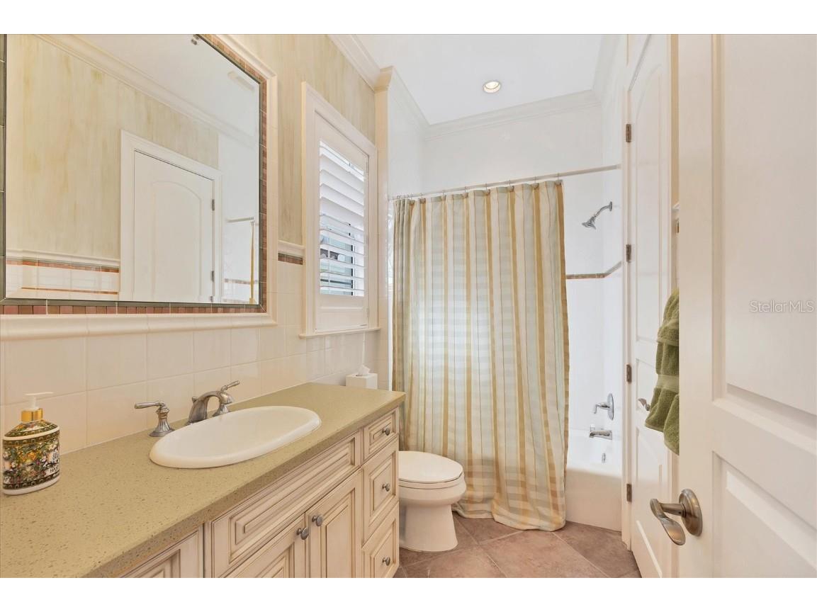 1137 N Lake Shore Drive Sarasota FL 34231 - SARASOTA BAY A4641614 image57