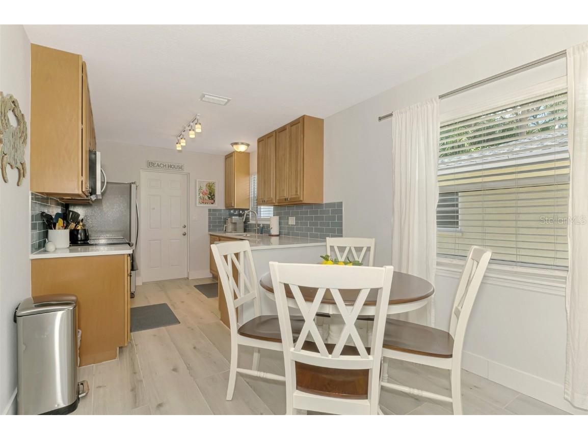 1137 N Moonmist Court #L-7 Sarasota FL 34242 - SARASOTA BAY A4664078 image6