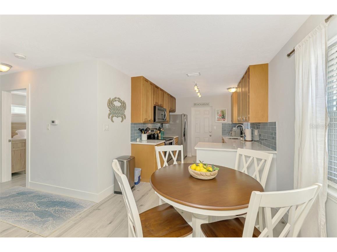 1137 N Moonmist Court #L-7 Sarasota FL 34242 - SARASOTA BAY A4664078 image9