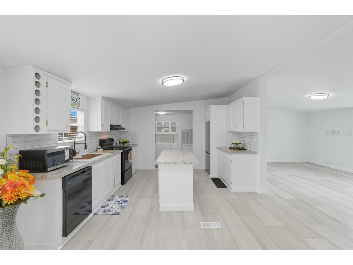 1137 Yaupon Street Daytona Beach FL 32117 V4945245 image16