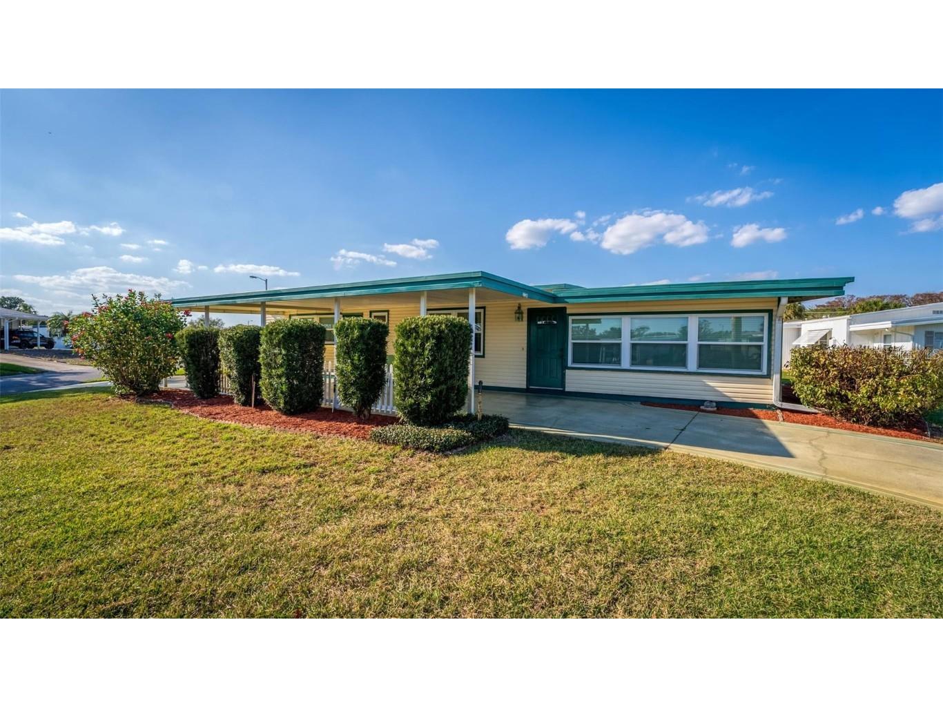 1139 Forest Lane Tavares FL 32778 - LAKE HARRIS G5092544 image1