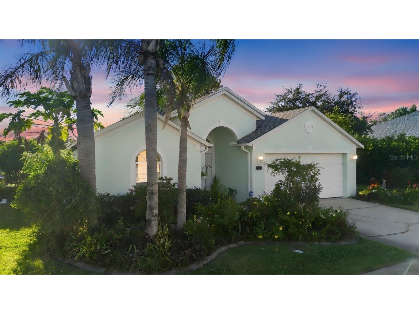 114 Carnival Drive Daytona Beach FL 32124 V4945483 image1