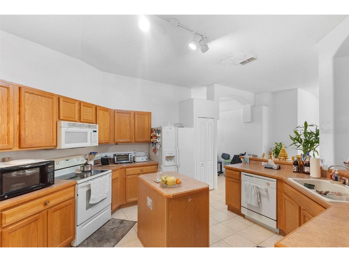 114 Carnival Drive Daytona Beach FL 32124 V4945483 image20