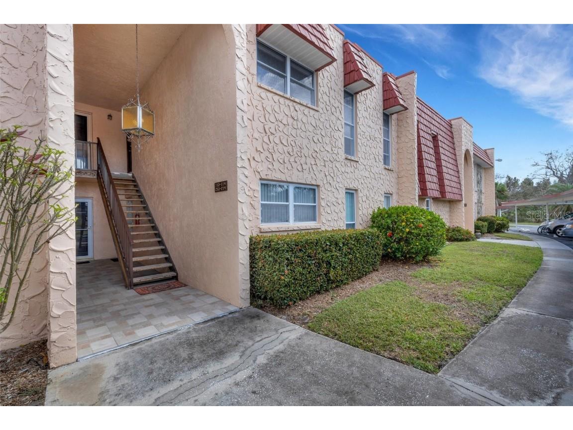 114 Dogwood Circle #114 Seminole FL 33777 TB8351199 image1