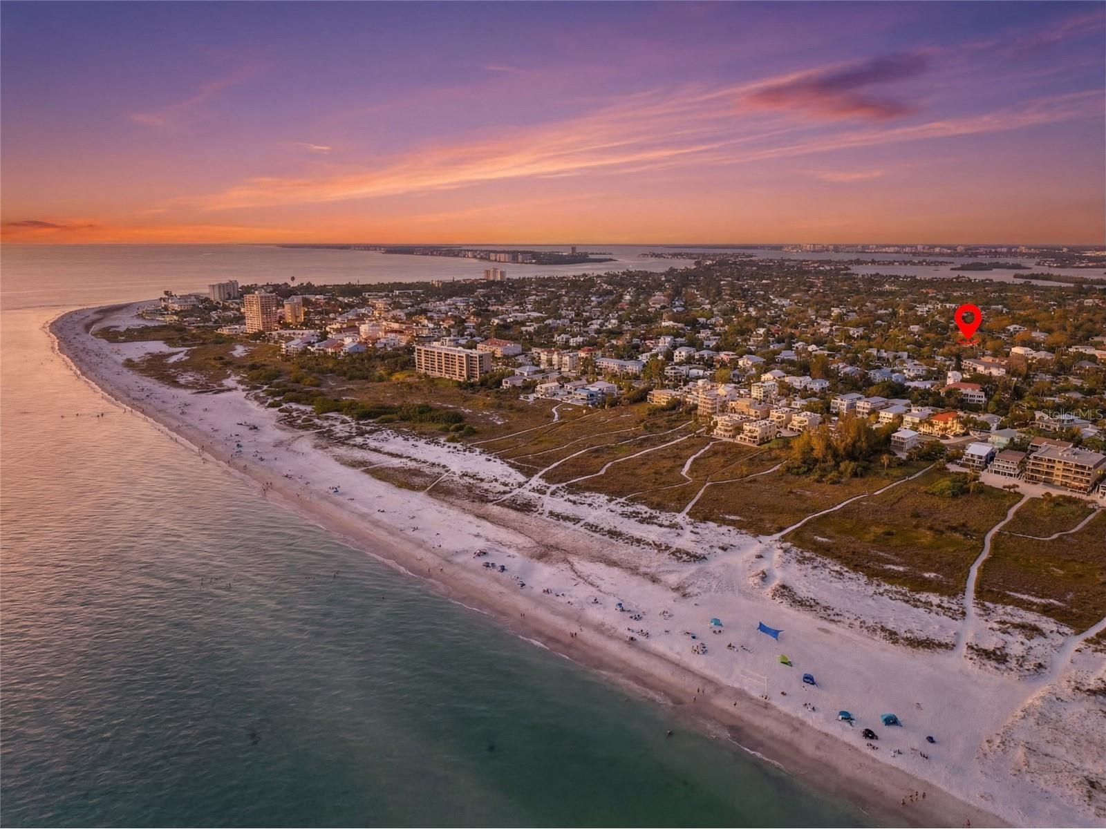 114 Island Circle Sarasota FL 34242 - SALTWATER CANAL TB8487309 image1